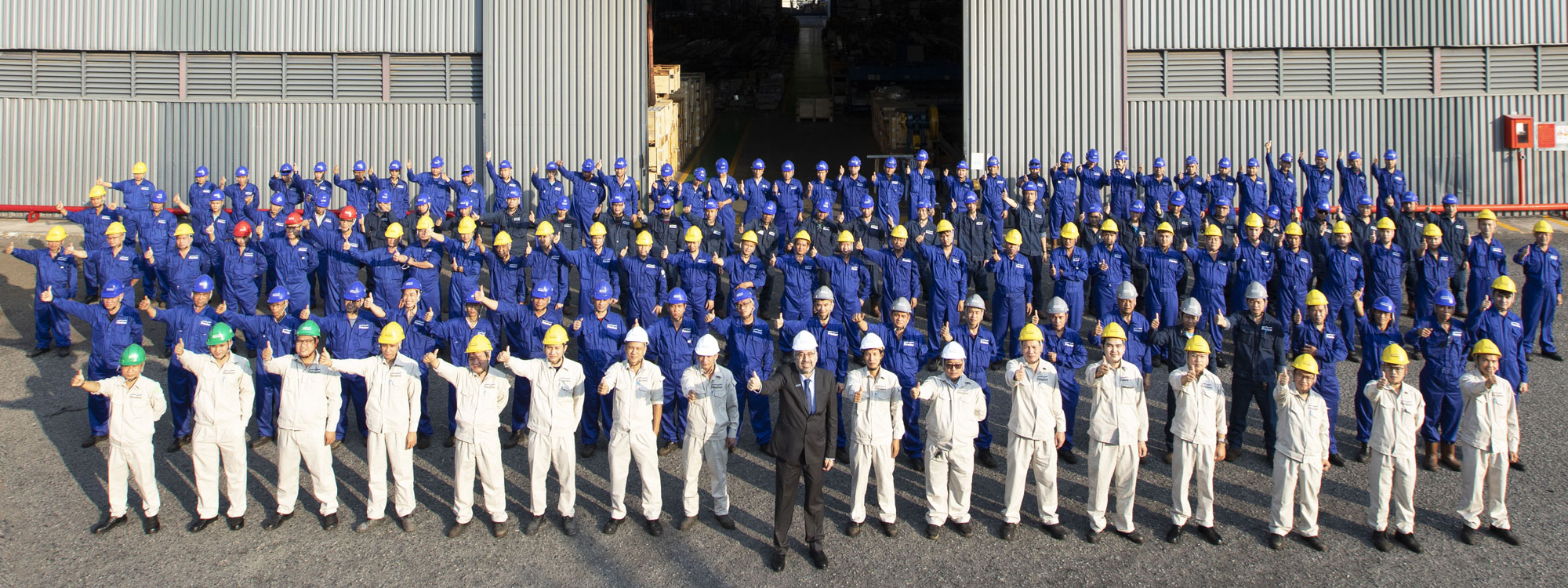 Pebsteel peopl in Vung Tau factory